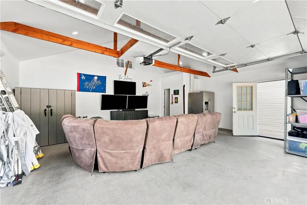 14138 Lemay Street Van Nuys, CA 91405