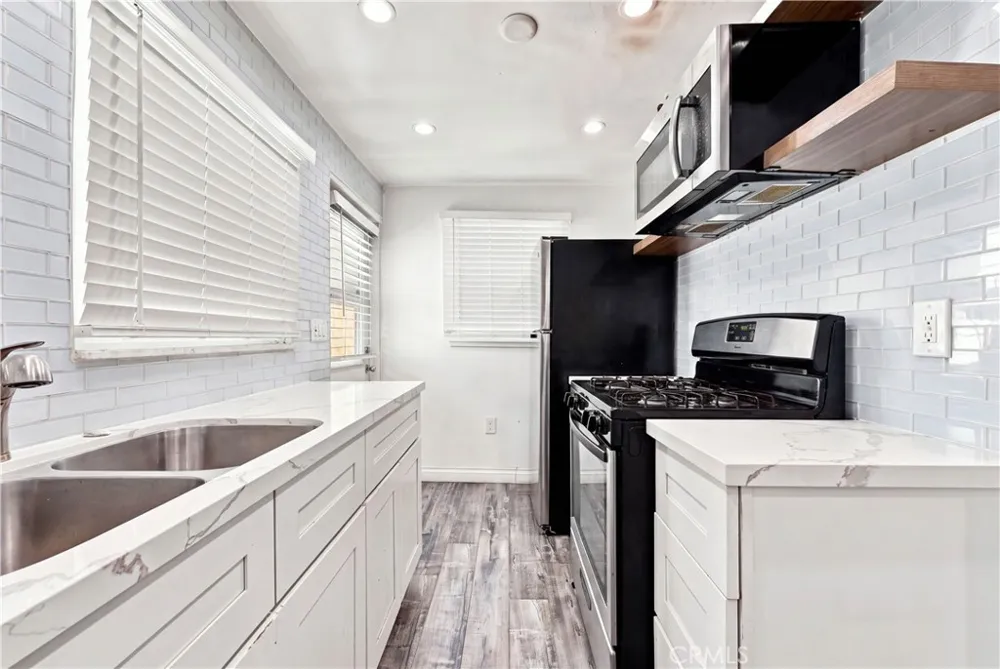 14138 Lemay Street Van Nuys, CA 91405