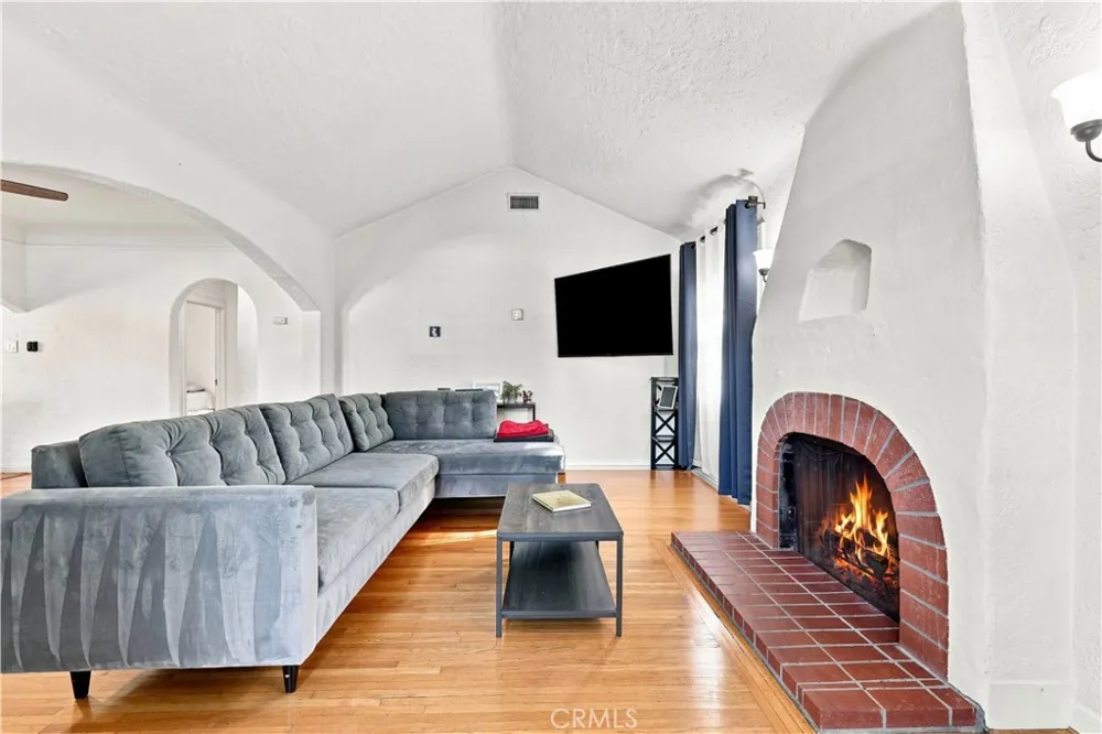 14138 Lemay Street Van Nuys, CA 91405