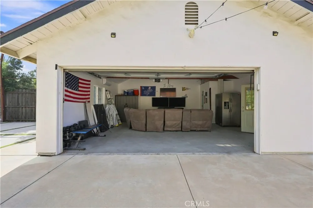 14138 Lemay Street Van Nuys, CA 91405