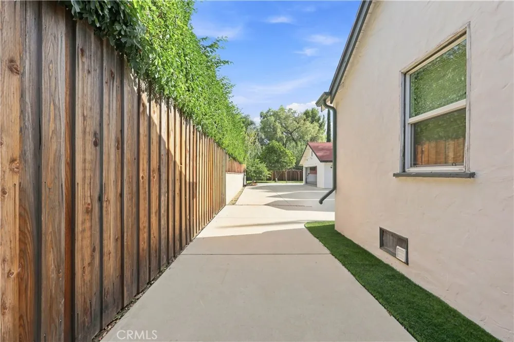 14138 Lemay Street Van Nuys, CA 91405