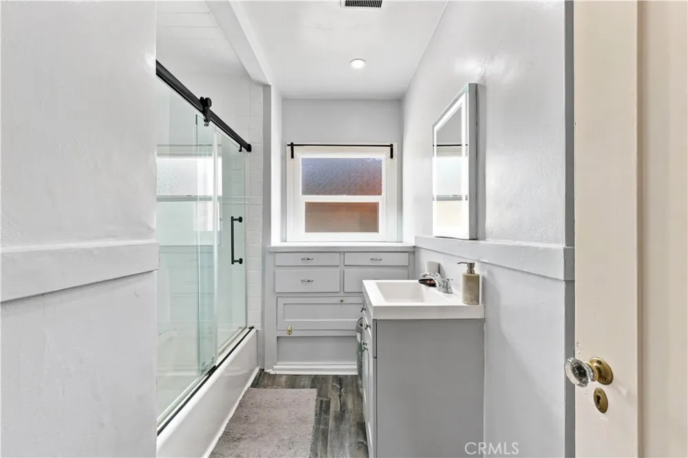 14138 Lemay Street Van Nuys, CA 91405