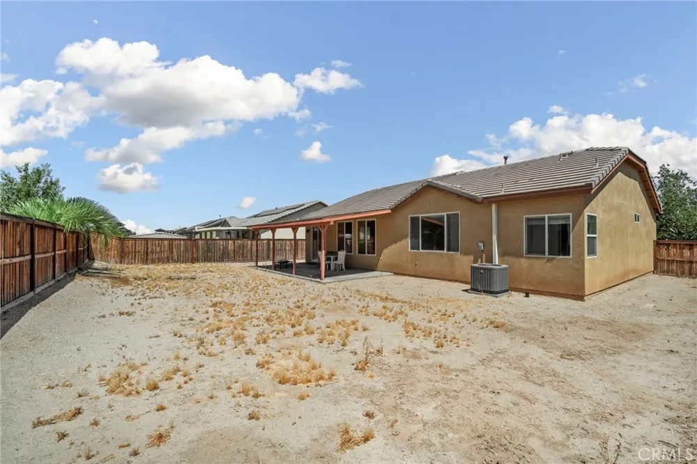 15586 Pilot Rock Victorville, CA 92394