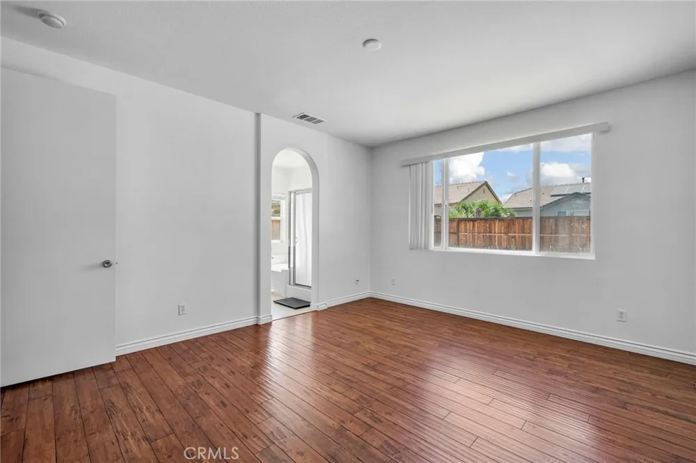 15586 Pilot Rock Victorville, CA 92394