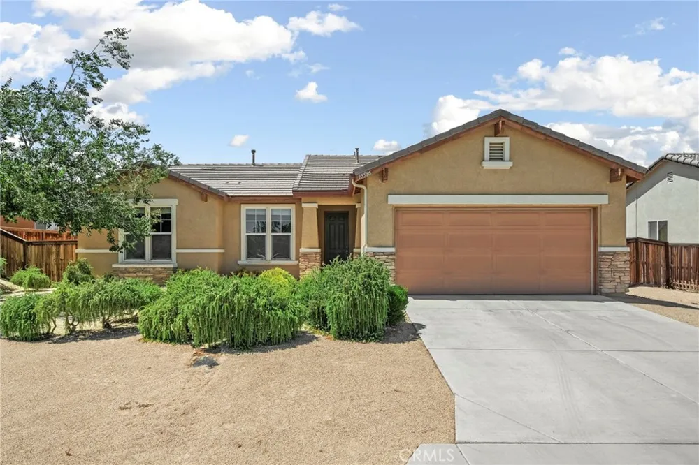 15586 Pilot Rock Victorville, CA 92394