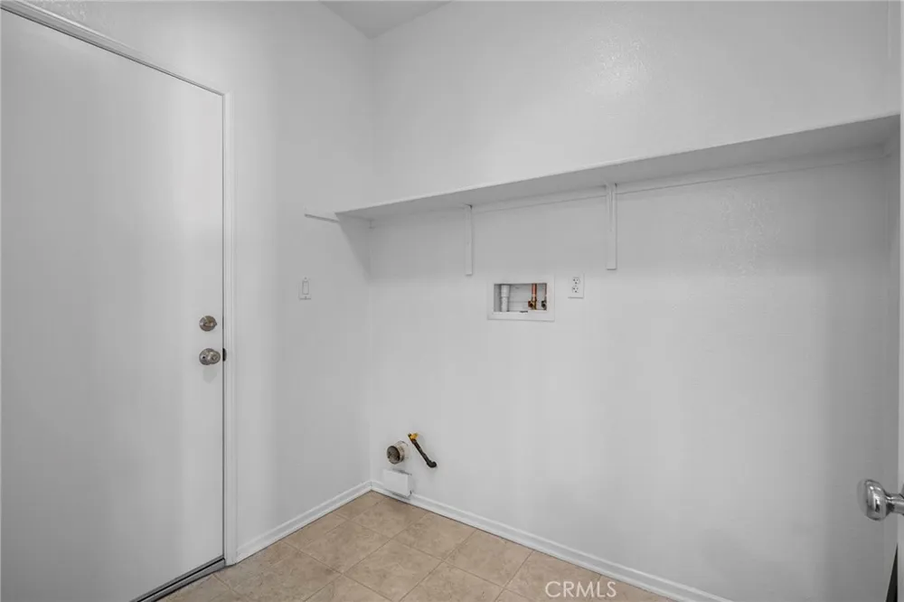 15586 Pilot Rock Victorville, CA 92394