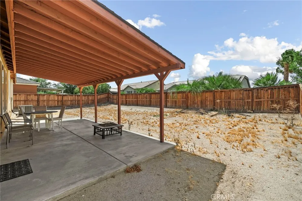 15586 Pilot Rock Victorville, CA 92394
