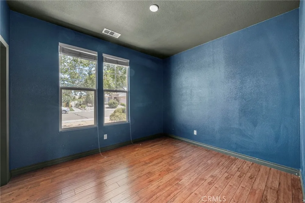 15586 Pilot Rock Victorville, CA 92394