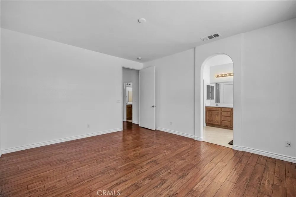 15586 Pilot Rock Victorville, CA 92394