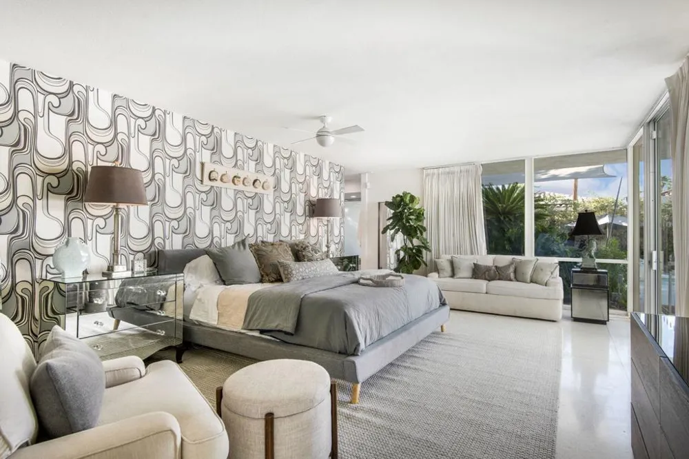 1999 S Joshua Tree Place Palm Springs, CA 92264