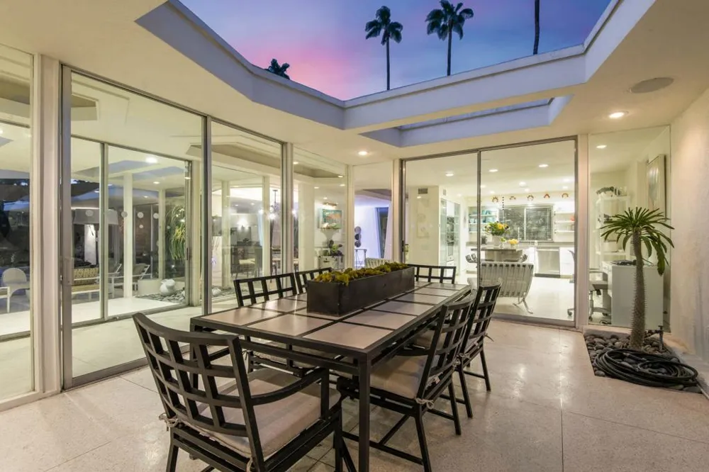 1999 S Joshua Tree Place Palm Springs, CA 92264