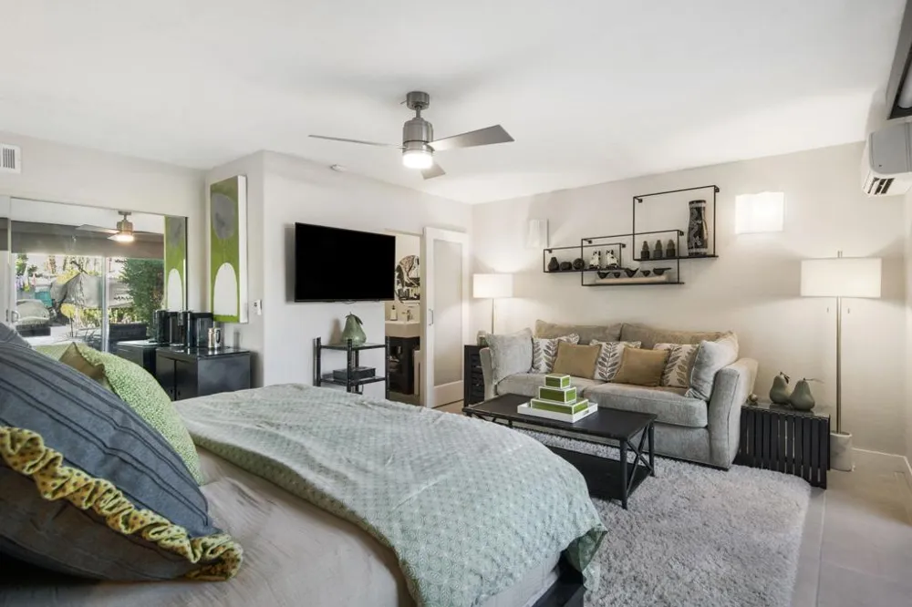 1999 S Joshua Tree Place Palm Springs, CA 92264