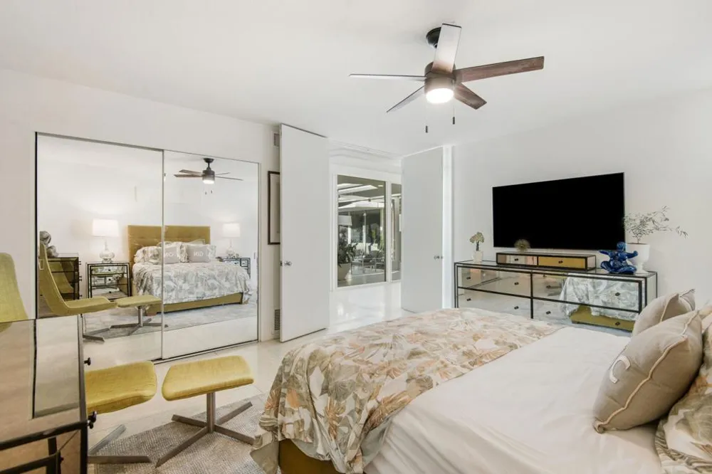 1999 S Joshua Tree Place Palm Springs, CA 92264