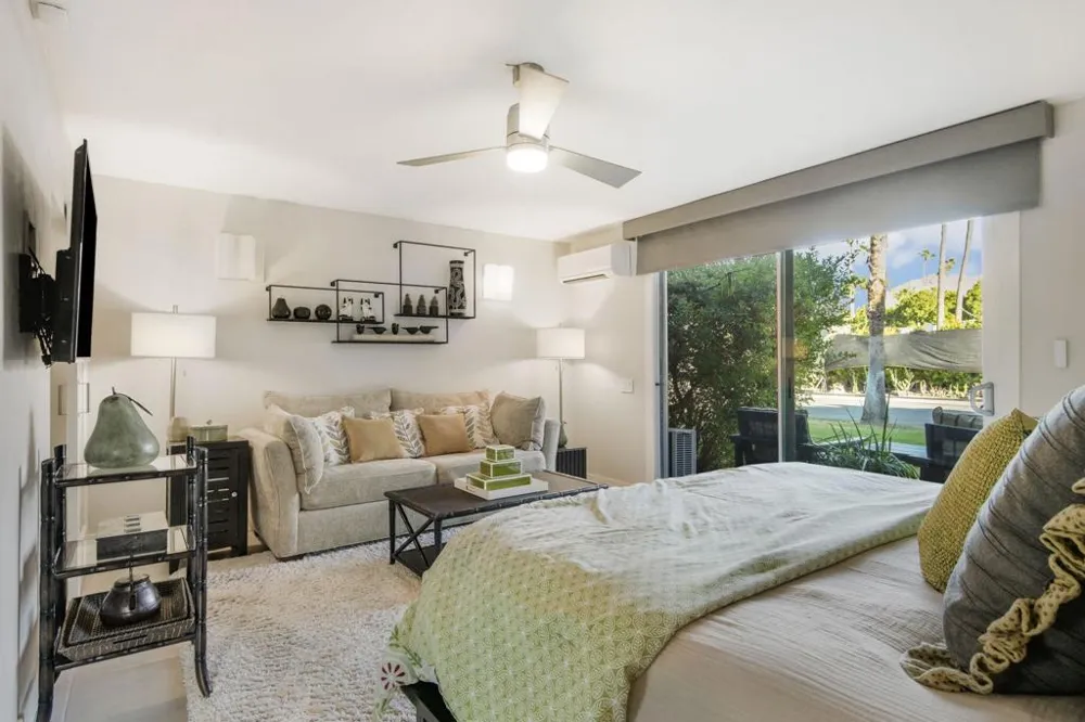 1999 S Joshua Tree Place Palm Springs, CA 92264