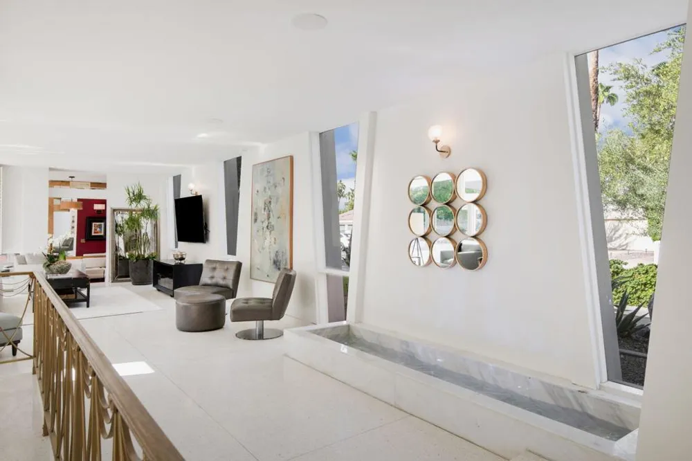 1999 S Joshua Tree Place Palm Springs, CA 92264