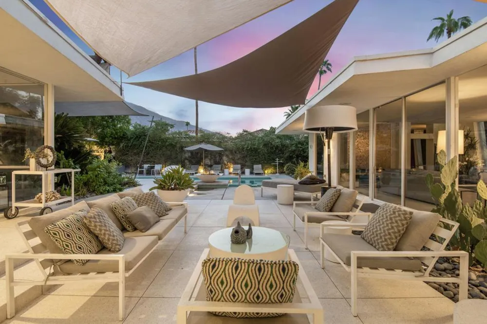 1999 S Joshua Tree Place Palm Springs, CA 92264