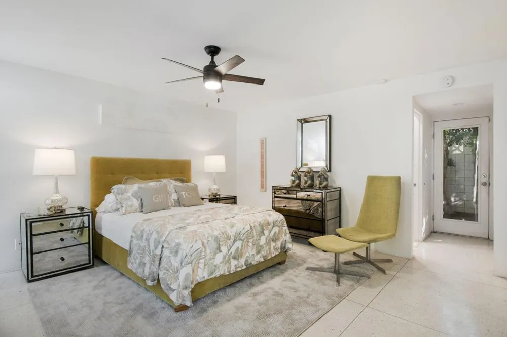 1999 S Joshua Tree Place Palm Springs, CA 92264