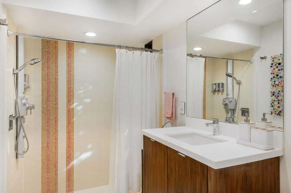 1999 S Joshua Tree Place Palm Springs, CA 92264