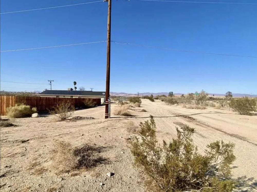 8219 Araby Avenue 29 Palms, CA 92277