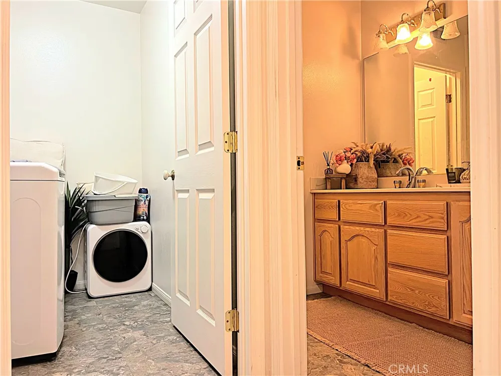 42205 Round Hill Drive Lancaster, CA 93536
