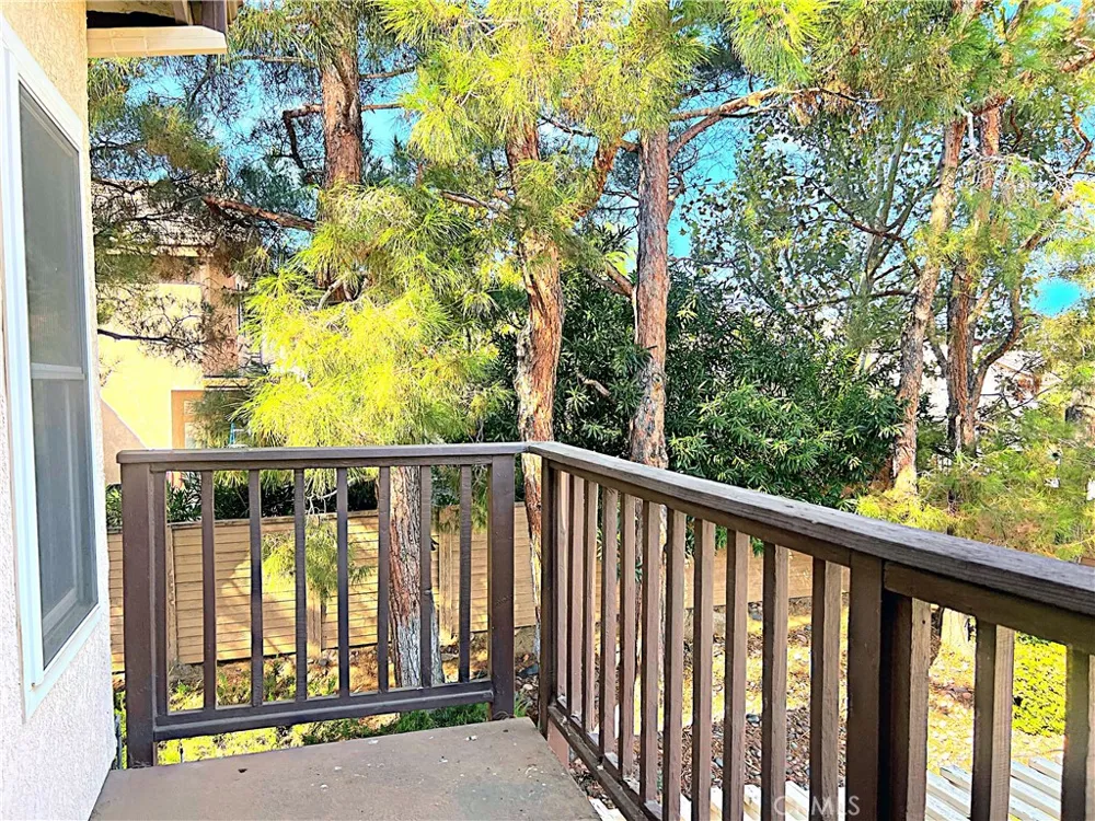 42205 Round Hill Drive Lancaster, CA 93536