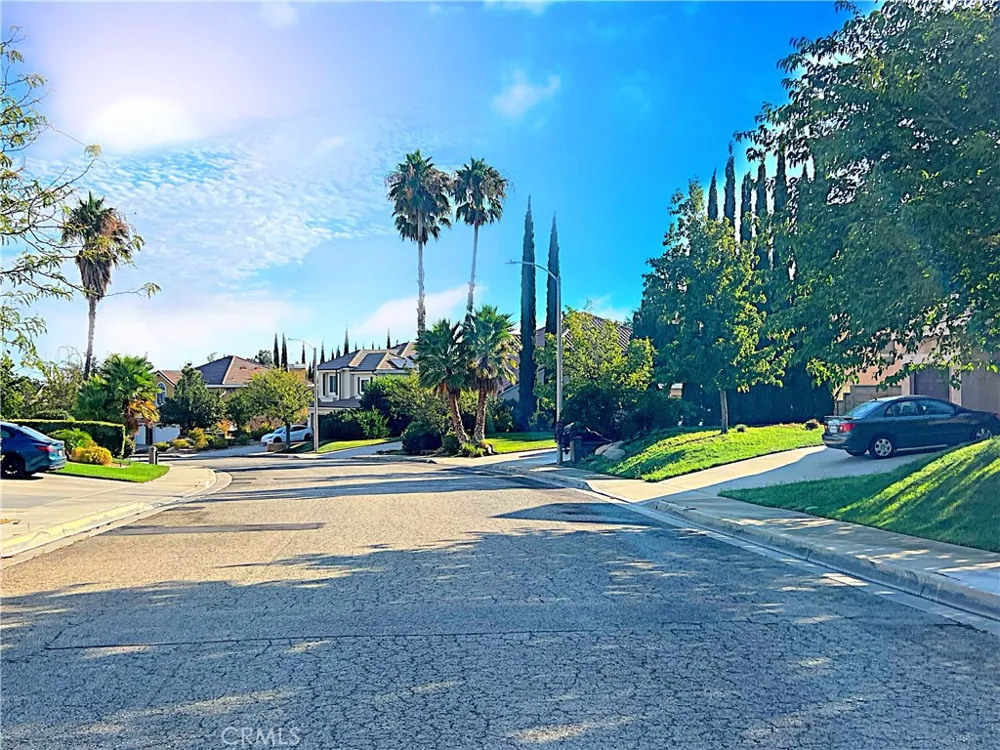 42205 Round Hill Drive Lancaster, CA 93536
