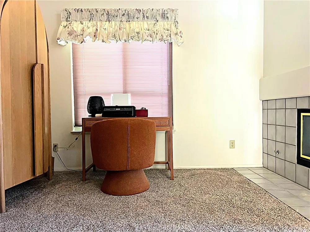 42205 Round Hill Drive Lancaster, CA 93536
