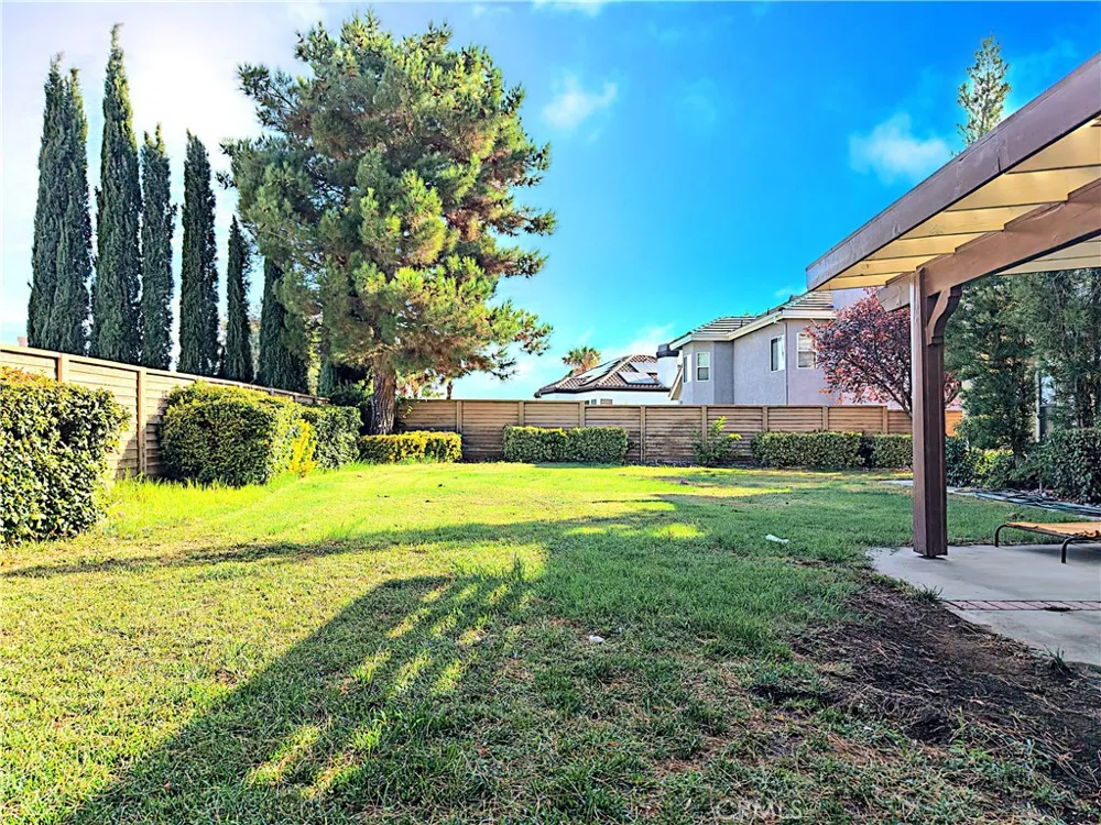 42205 Round Hill Drive Lancaster, CA 93536