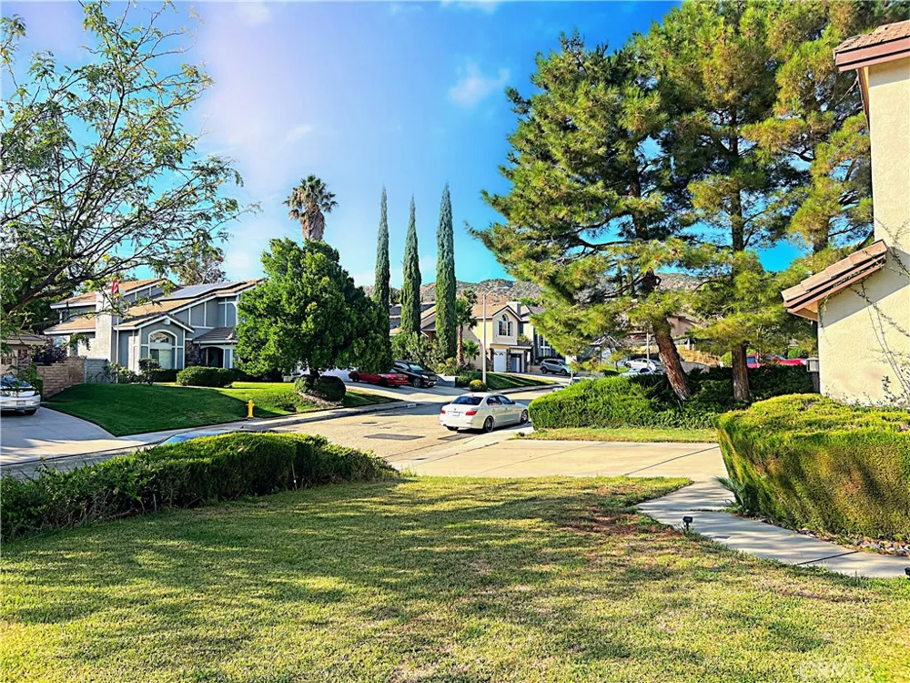 42205 Round Hill Drive Lancaster, CA 93536