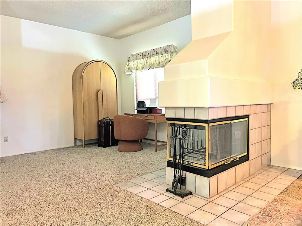 42205 Round Hill Drive Lancaster, CA 93536