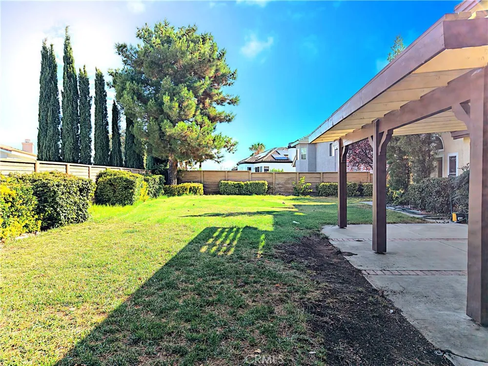 42205 Round Hill Drive Lancaster, CA 93536