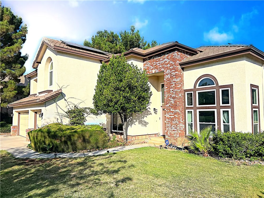 42205 Round Hill Drive Lancaster, CA 93536