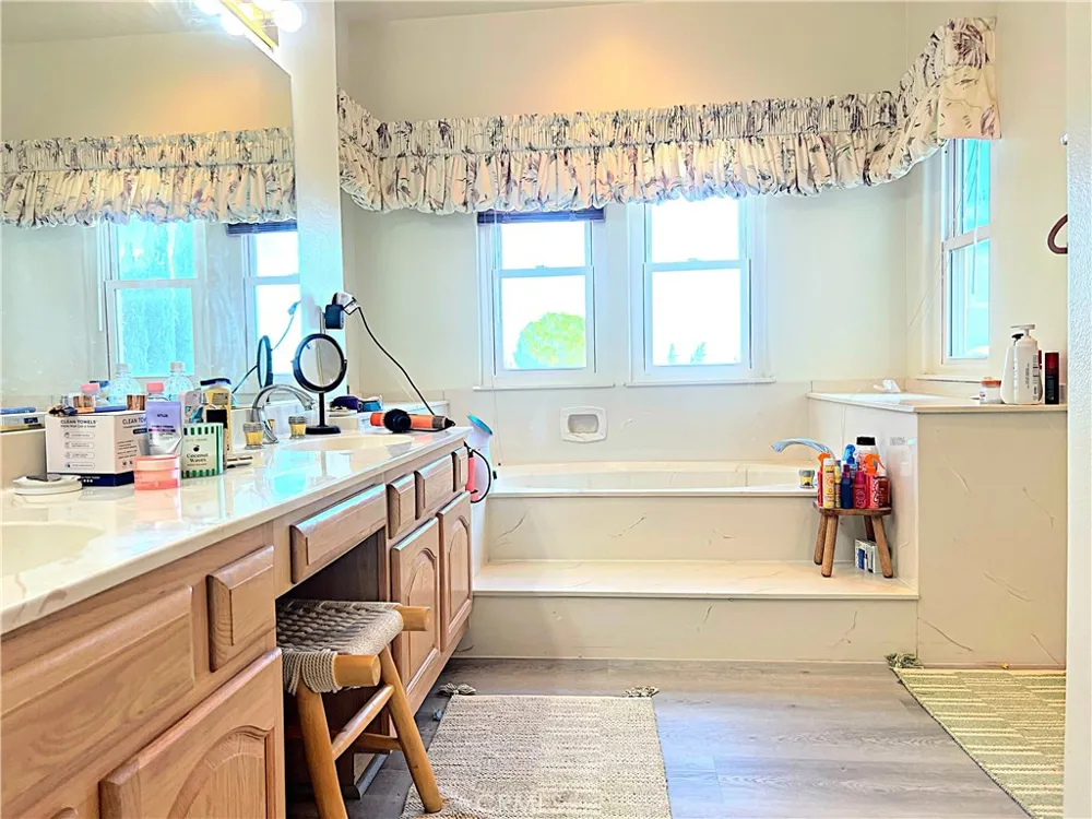 42205 Round Hill Drive Lancaster, CA 93536
