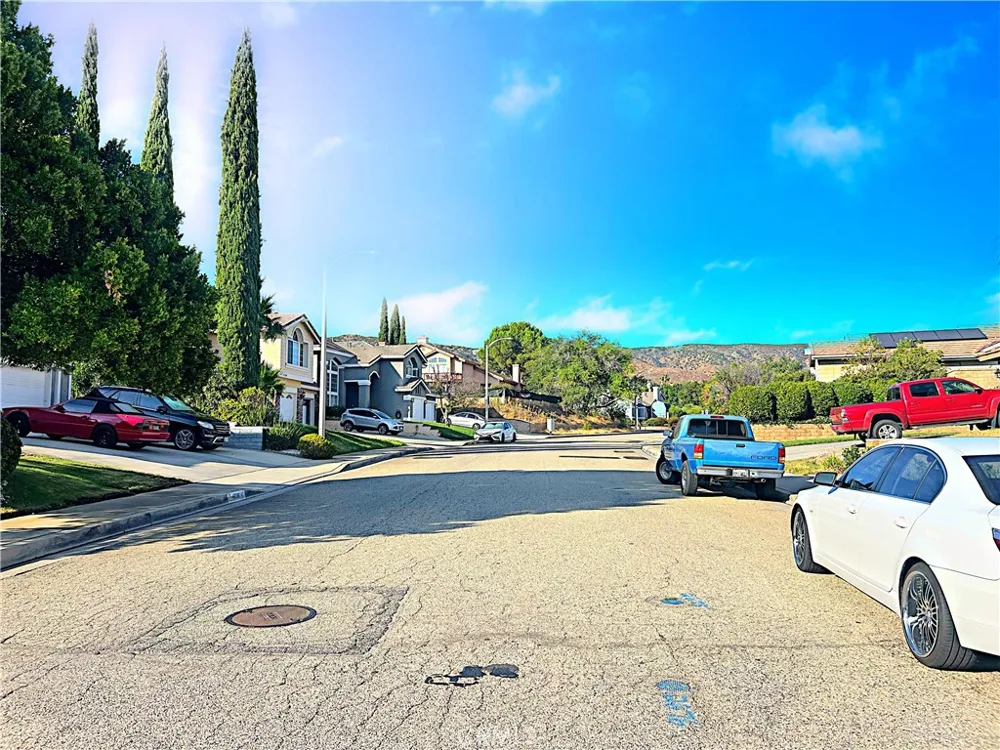 42205 Round Hill Drive Lancaster, CA 93536