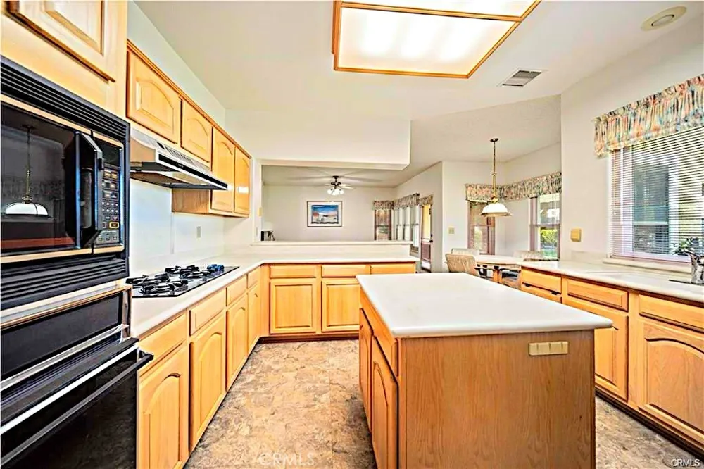 42205 Round Hill Drive Lancaster, CA 93536