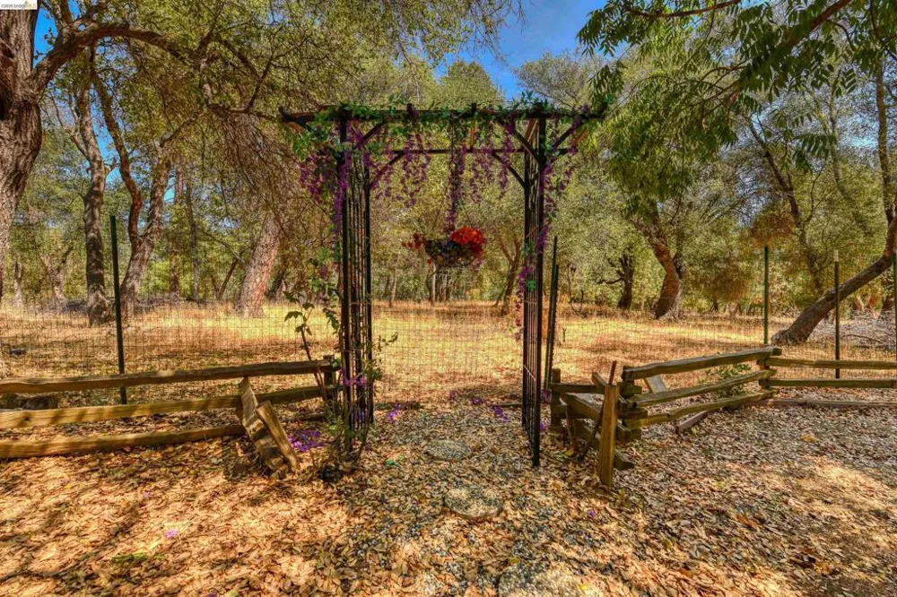 12888 Green Valley Cr Groveland, CA 95321