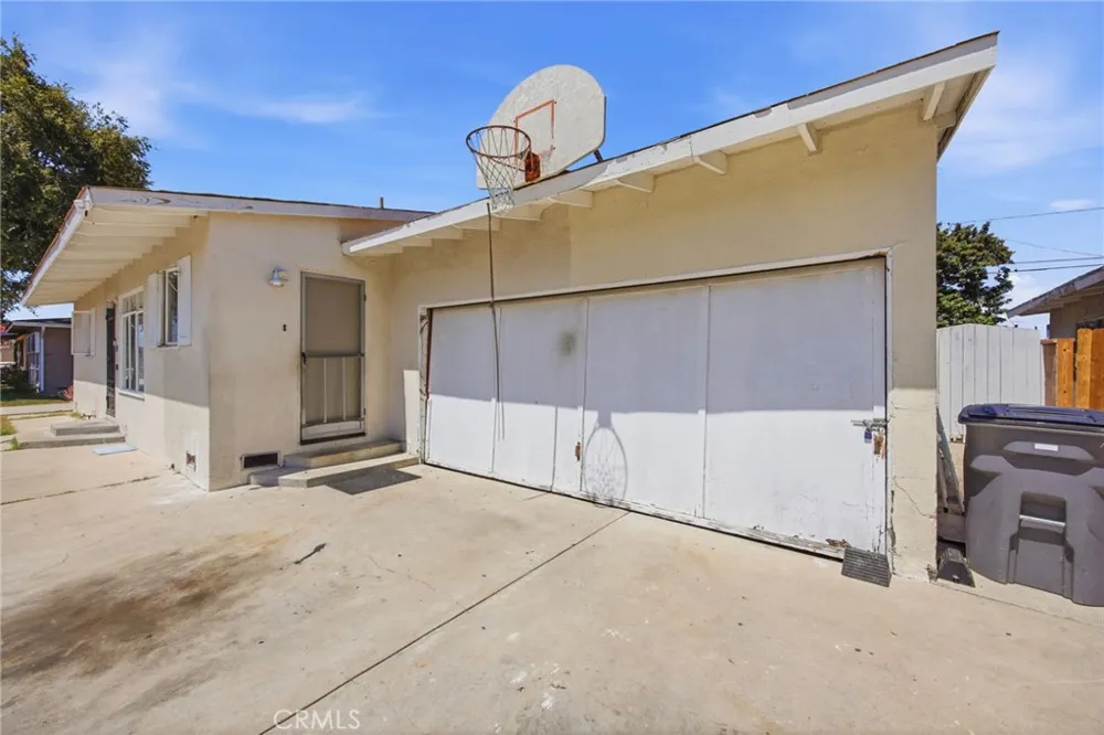 139 E 229th Street Carson, CA 90745