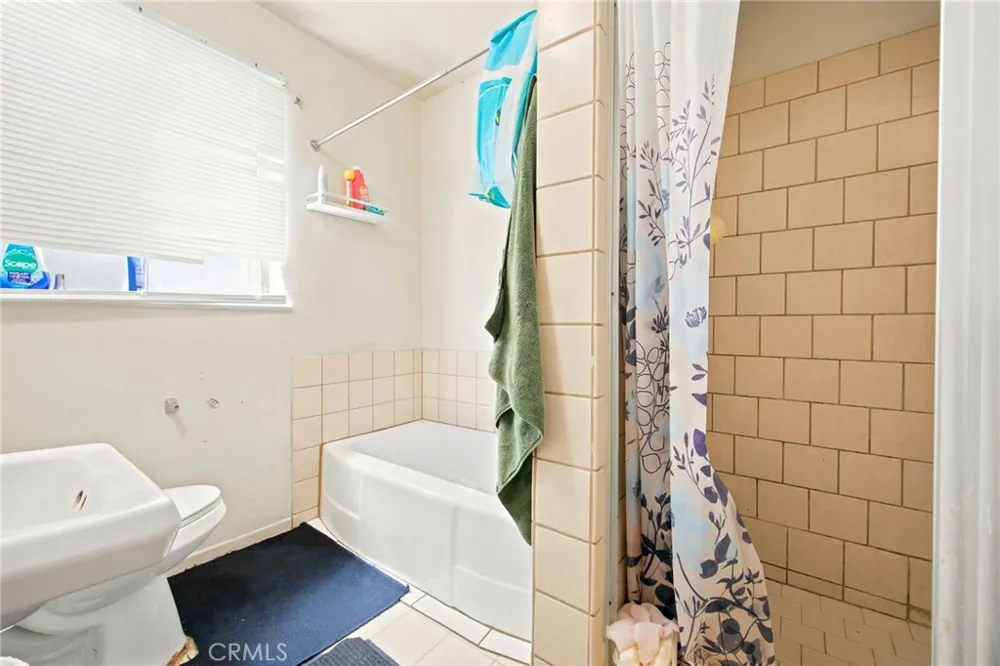 139 E 229th Street Carson, CA 90745