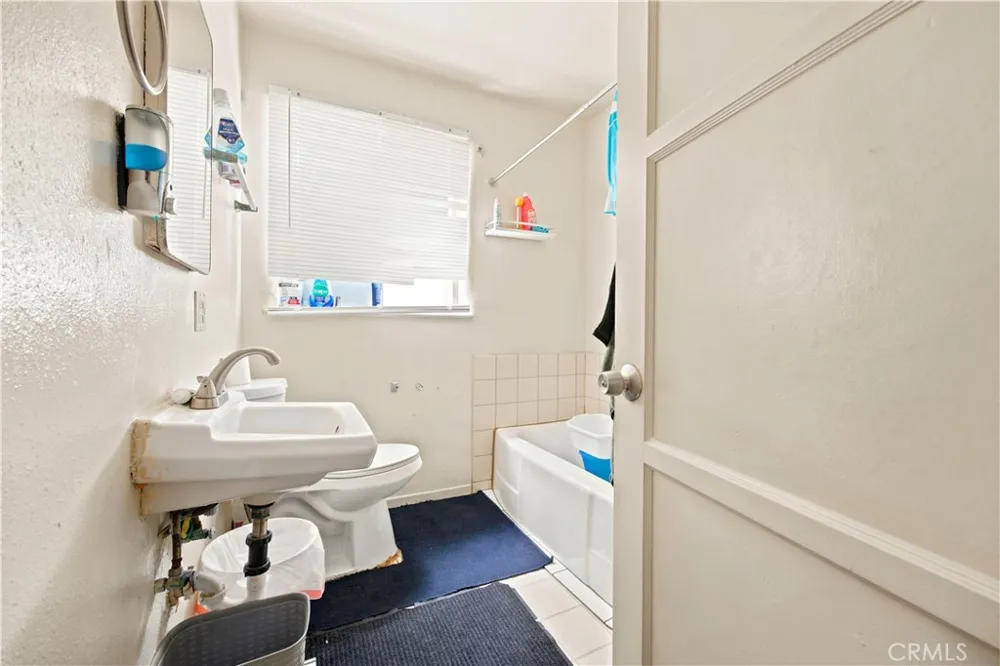 139 E 229th Street Carson, CA 90745
