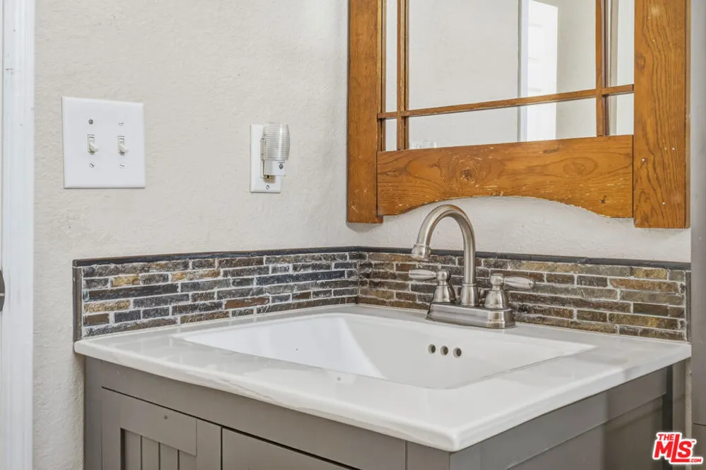 55616 Pipes Canyon Road Yucca Valley, CA 92284