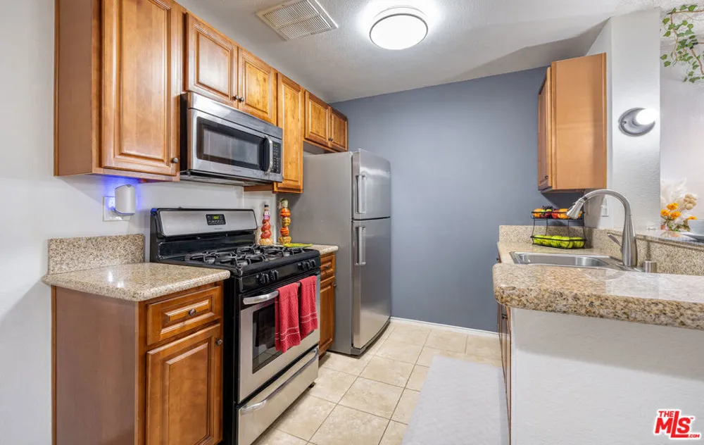 6405 Green Valley Circle #209 Culver City, CA 90230
