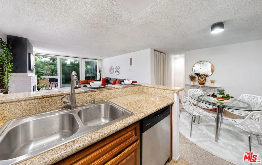 6405 Green Valley Circle #209 Culver City, CA 90230