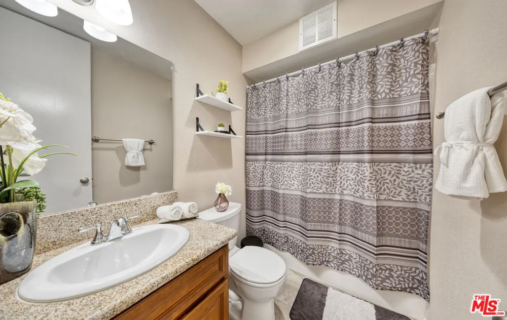 6405 Green Valley Circle #209 Culver City, CA 90230