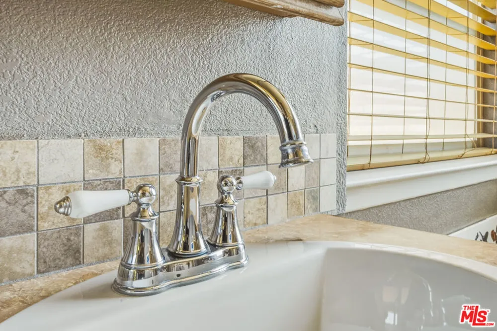 55626 Pipes Canyon Road Yucca Valley, CA 92284
