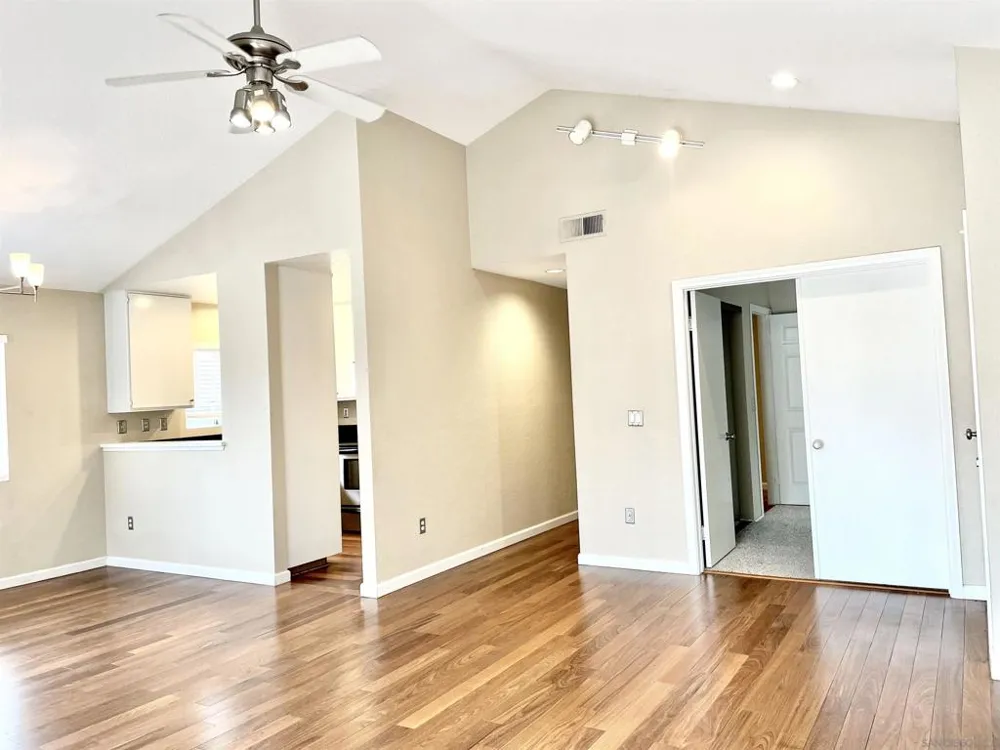 11329 Avenida Los Lobos San Diego, CA 92127