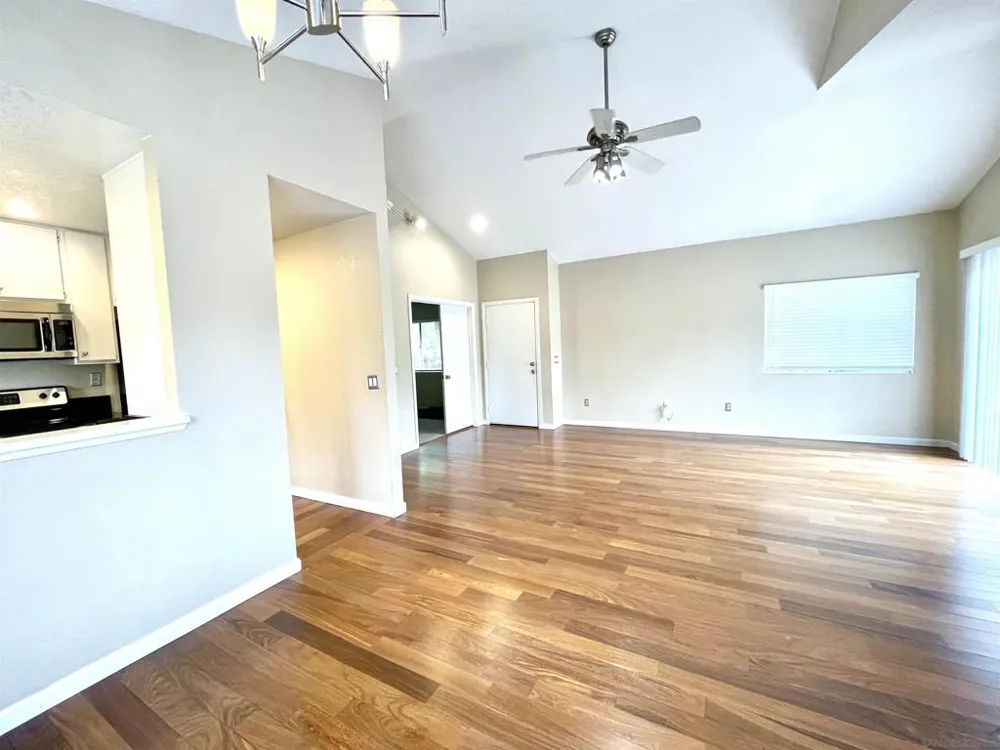 11329 Avenida Los Lobos San Diego, CA 92127