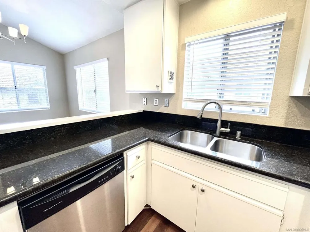 11329 Avenida Los Lobos San Diego, CA 92127