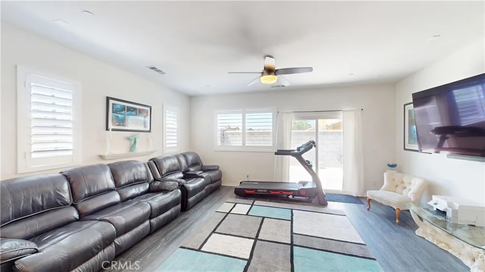 5011 Vanderham Way Jurupa Valley, CA 91752