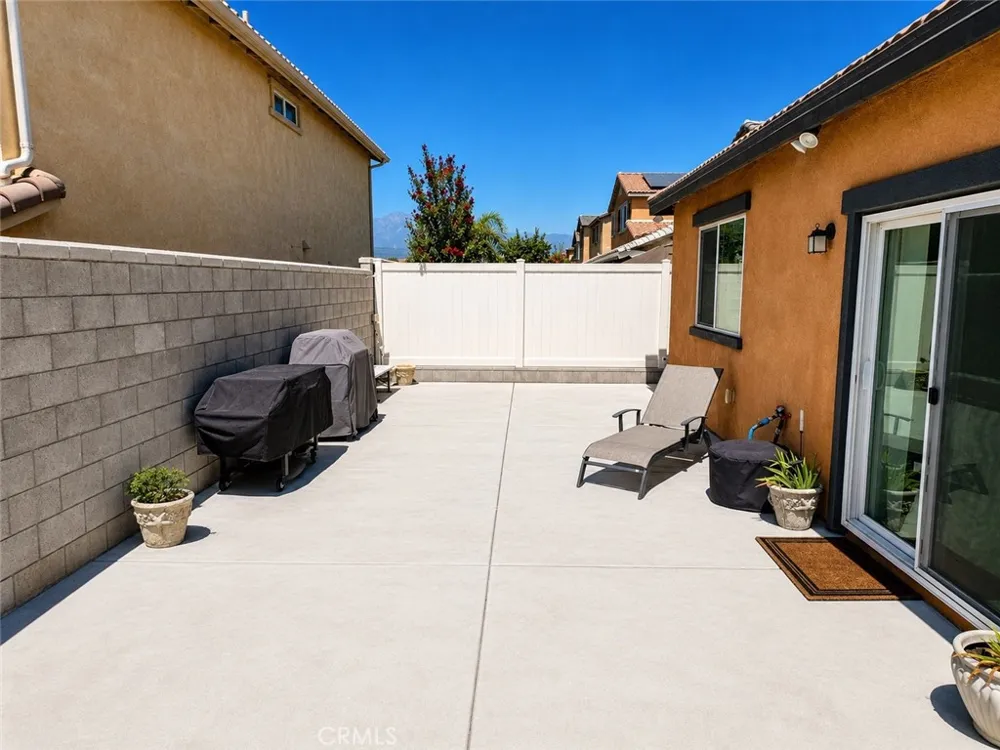 5011 Vanderham Way Jurupa Valley, CA 91752