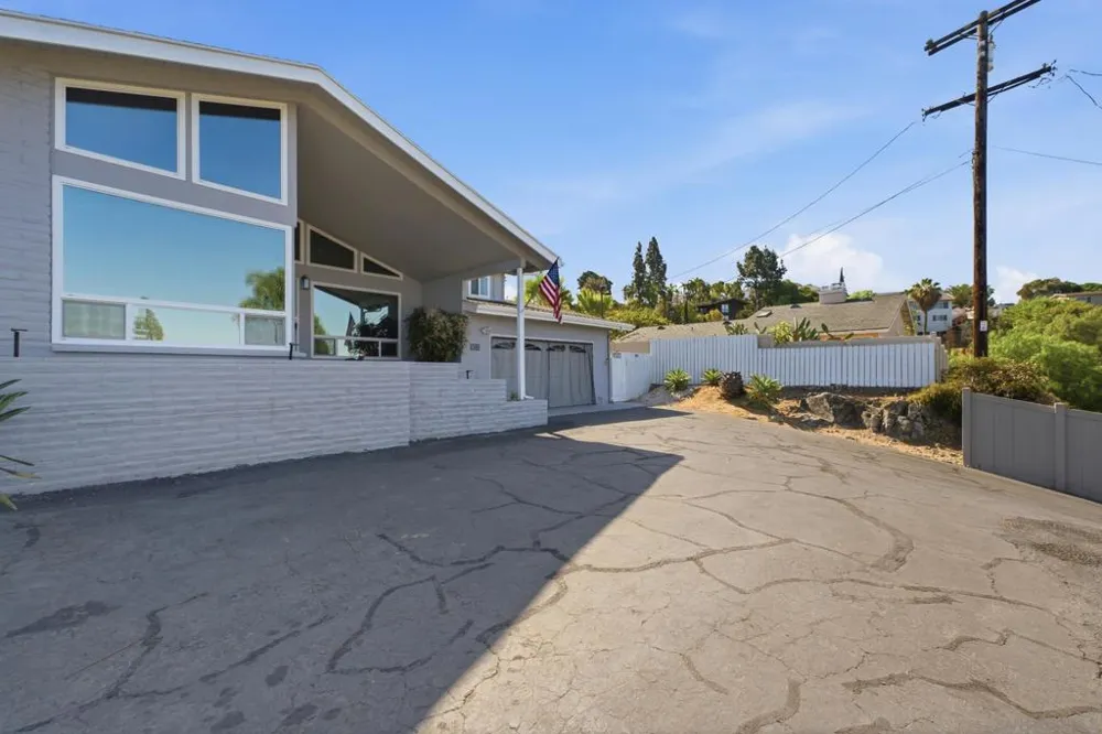9332 Golondrina La Mesa, CA 91941